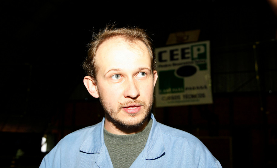 Drones com vôos controlados por rádio e robôs andando em trilhos e cordas marcaram o Primeiro Desafio de Robótica, realizado nesta quarta-feira (28) pelo Centro Estadual de Educação Profissional Pedro Boaretto Neto, em Cascavel, coordenador Gelson Leandro Kaul. 28-05-14.