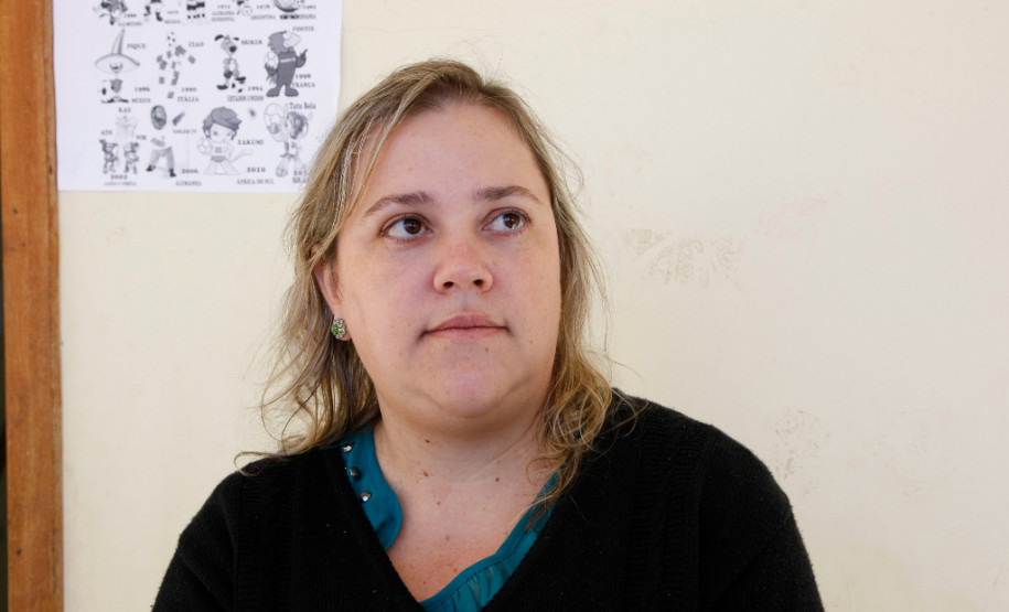 Novo Colégio Estadual Jardim Canadá, em Cascavel, na foto a professora Mariza Marcolin Rodrigues. 28-05-14.