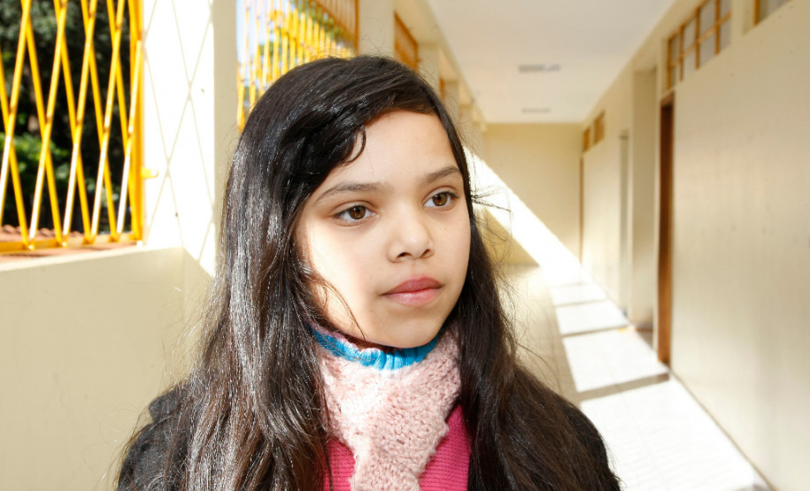 Novo Colégio Estadual Jardim Canadá, em Cascavel, na foto a aluna Maria Gabriela da Rocha Meire. 28-05-14.