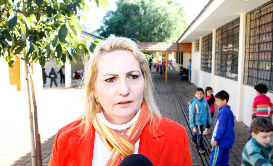 Novo Colégio Estadual Jardim Canadá, em Cascavel, Rosane Holowka Polidório, pedagoga. 28-05-14.