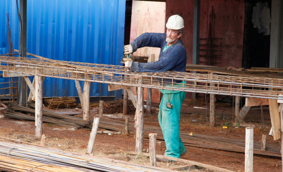 Reforma em CEEP aumentará oferta de vagas Centro Estadual de Educação Profissional Pedro Boaretto Neto, em Cascavel, poderá atender até 3,7 mil alunos após conclusão de obra. 27-05-14.