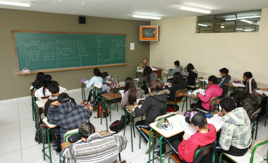 A nova regra terá efeito para a composição das escolas estaduais para o ano letivo de 2012.