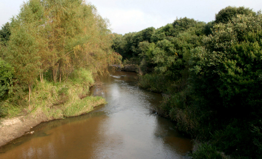 Na foto, Rio Vermelho, que será monitorado pelos alunos das duas escolas, é afluente do Rio Iguaçu, manancial da Sanepar em União da Vitória.
