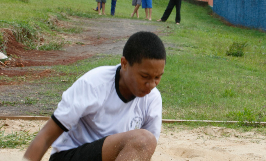 Período integral melhora rendimento de alunos Colégio Estadual Rocha Pombo na Cidade de Capanema. 13-05-14.