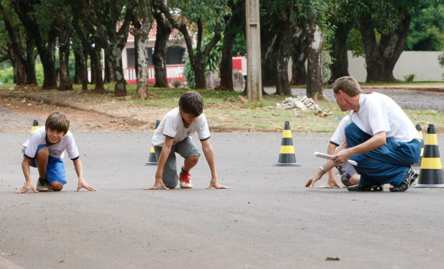 Período integral melhora rendimento de alunos Colégio Estadual Rocha Pombo na Cidade de Capanema. 13-05-14.