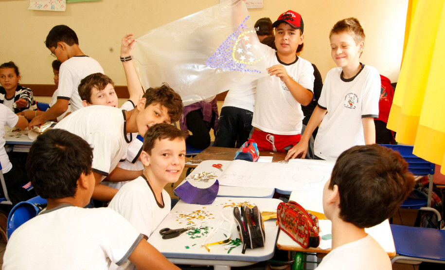 Período integral melhora rendimento de alunos Colégio Estadual Rocha Pombo na Cidade de Capanema. 13-05-14.