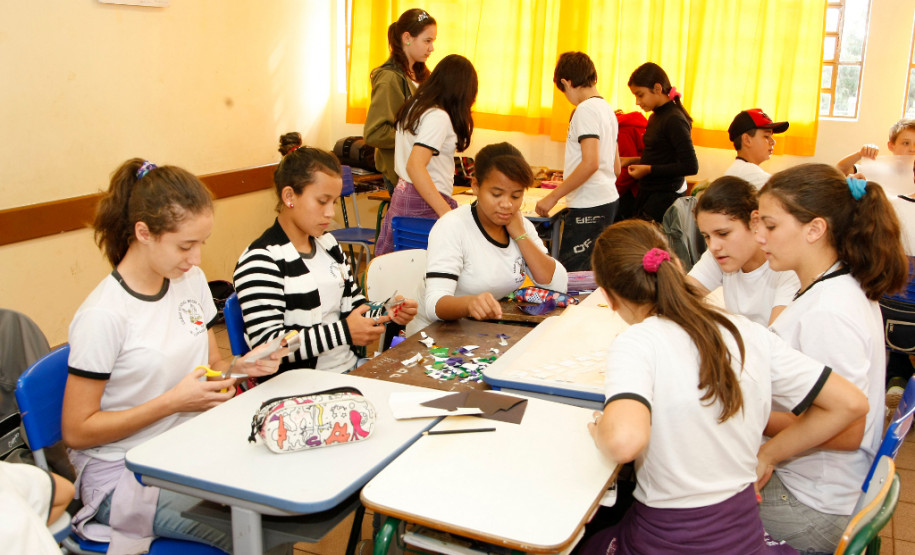 Período integral melhora rendimento de alunos Colégio Estadual Rocha Pombo na Cidade de Capanema. 13-05-14.