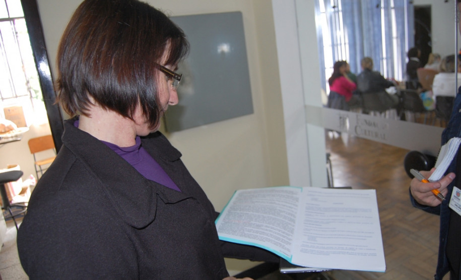 “Além dos novos conhecimentos proporcionados, há uma troca de experiências que reflete como é o nosso trabalho. Podemos dar melhores subsídios aos professores e atender melhor o aluno”, comentou a pedagoga do Colégio Estadual Nestor Victor dos Santos, em São Miguel do Iguaçu, Nelci Possamai. A escola tem 50 alunos matriculados na sala de recurso, além de atender ainda um aluno com deficiência neurológica e alunos surdos.