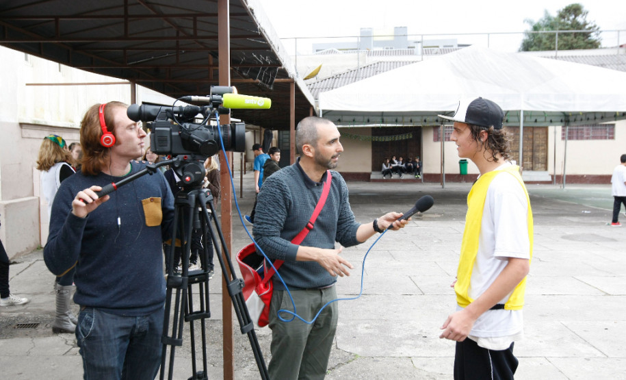 Colégio Estadual Dom Pedro II no bairro Batel recebe a equipe de reportagem da Agência Internacional Associated Press. 06-06-14.