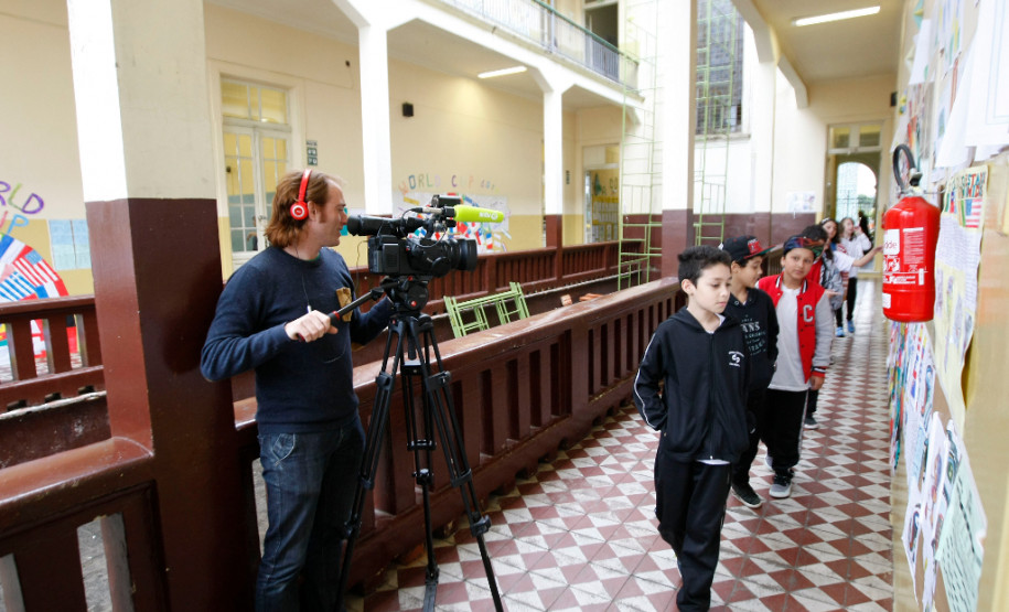 Colégio Estadual Dom Pedro II no bairro Batel recebe a equipe de reportagem da Agência Internacional Associated Press. 06-06-14.