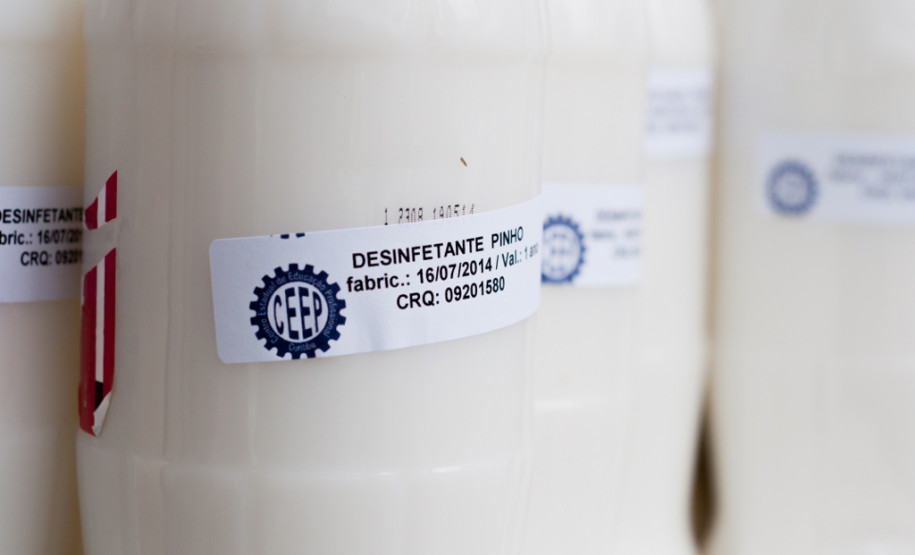 As famílias da região do bairro Uberaba, em Curitiba, que tiveram suas casas invadidas pela água vão receber a doação de materiais de limpeza para higienização de suas casas. A colaboração é dos alunos do curso técnico em Química do Centro Estadual de Educação Profissional de Curitiba (Ceep), em conjunto com a Paróquia São Paulo Apóstolo.