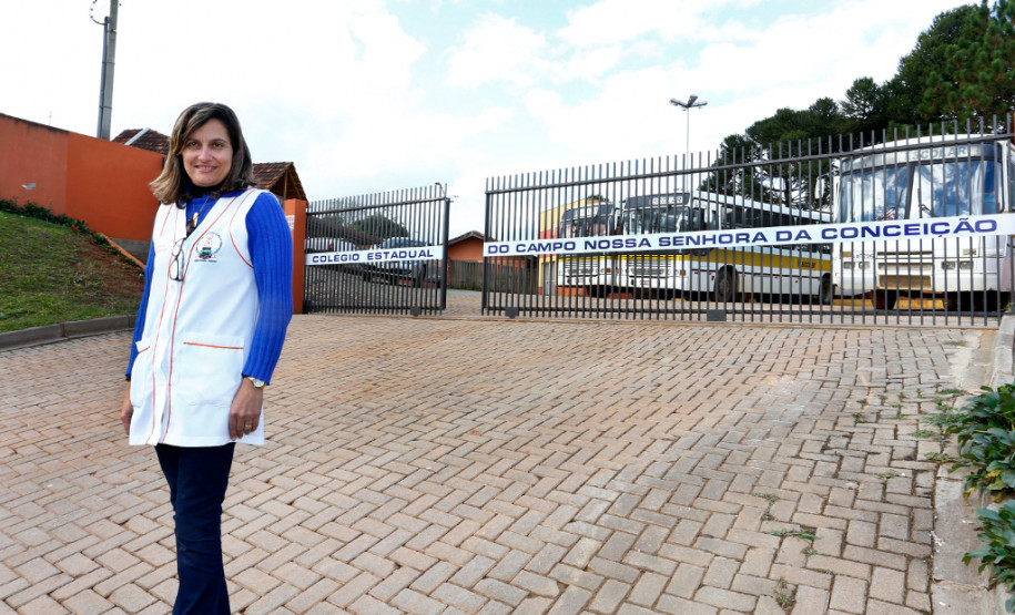 Lozangela Machado de Morais Calado, diretora do Colégio Estadual Nossa Senhora da Conceição, em Campo Magro, região metropolitana de Curitiba.
Curitiba, 27-05-14.