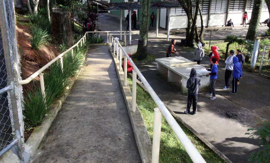 Colégio Estadual Padre Silvestri Kandora, em Sata Felicidade, Curitiba.
Curitiba, 26/05/2014.