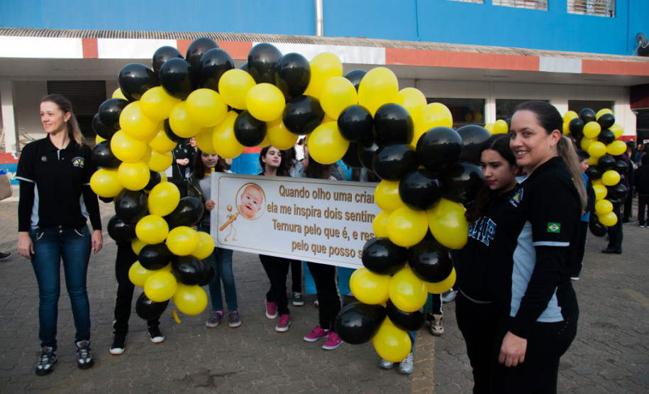 Os moradores do município de Rio Branco do Sul, na Região Metropolitana de Curitiba, comemoram nessa semana o centenário de fundação do Colégio Estadual Maria da Luz Furquim. Fundada em 1914, a escola tornou-se referência para os 30 mil habitantes do município.
