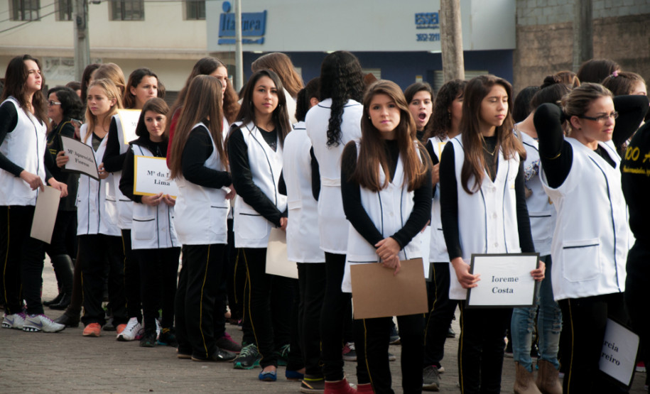 Os moradores do município de Rio Branco do Sul, na Região Metropolitana de Curitiba, comemoram nessa semana o centenário de fundação do Colégio Estadual Maria da Luz Furquim. Fundada em 1914, a escola tornou-se referência para os 30 mil habitantes do município.