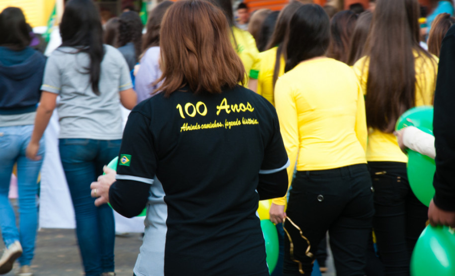 Os moradores do município de Rio Branco do Sul, na Região Metropolitana de Curitiba, comemoram nessa semana o centenário de fundação do Colégio Estadual Maria da Luz Furquim. Fundada em 1914, a escola tornou-se referência para os 30 mil habitantes do município.
