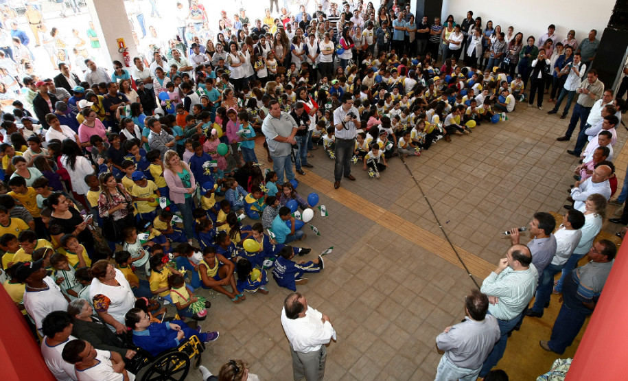 Governador Beto Richa inaugura Centro Estadual de Educação Profissional. - Assaí/PR, 27.06.2014