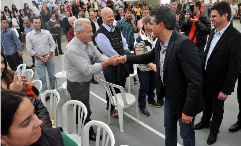 Governador Beto Richa, acompanhado pelo Prefeito Marcio Wosniack, Deputado Francisco Buhrer e demais autoridades, inaugura o Colégio Estadual de Educação Profissionalizante Erotides Angelo Nichele.
Fazenda Rio Grande, 27/06/2014
Ricardo Almeida / ANPr