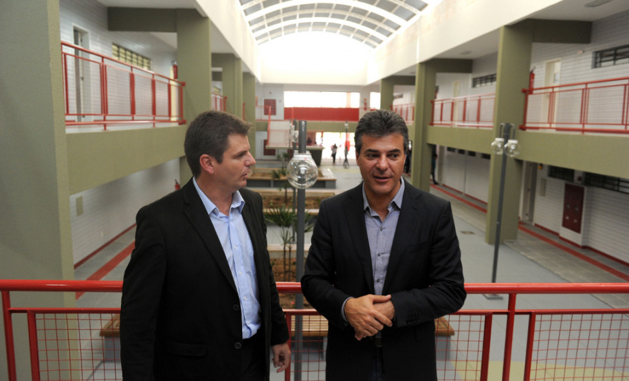 Governador Beto Richa, acompanhado pelo Prefeito Marcio Wosniack, Deputado Francisco Buhrer e demais autoridades, inaugura o Colégio Estadual de Educação Profissionalizante Erotides Angelo Nichele.
Fazenda Rio Grande, 27/06/2014