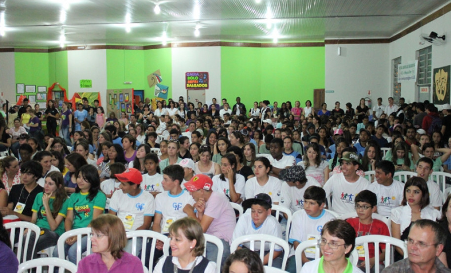 NRE realiza festival de cultura brasileira