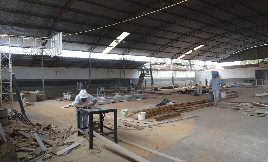 O governo está construindo novas salas de aula para a Escola Estadual do Campo Professor Jaelson Biácio, no distrito de Piquirivaí, município de Campo Mourão