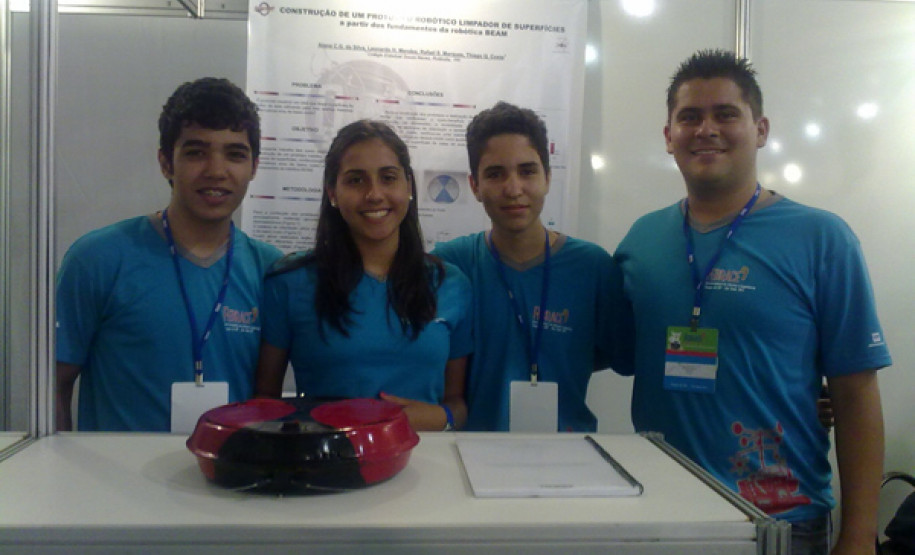 Colégio de Rolândia participa de Feira de Ciência e Engenharia Alunos do ensino médio representaram Estado do Paraná em uma das maiores feiras científicas do Brasil que selecionou 300 projetos.