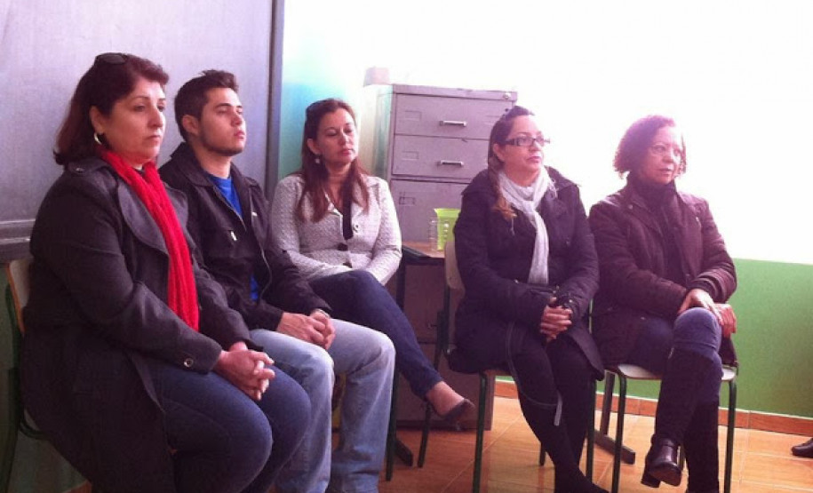 Quatro escolas da rede estadual na região de Ivaiporã, no Norte Central Paranaense, receberam a visita de um representante do Ministério Público, que conversou com alunos e professores. Os temas tratados incluíram o Estatuto da Criança e Adolescente, direitos e deveres dos estudantes, respeito aos profissionais e colegas, responsabilidade dos pais e o uso de drogas.