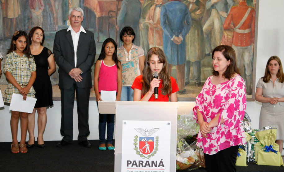 Escolas estaduais podem encaminhar até o dia 1º de setembro os textos selecionados para participar da terceira edição do concurso. Na foto, premiação do concurso realizada em 09/12/13.