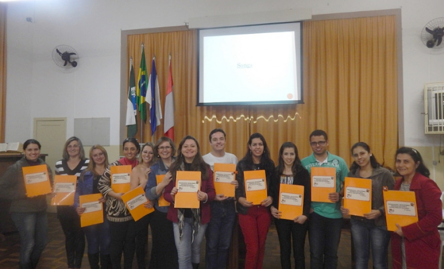 Programa de Aperfeiçoamento para Professores de Inglês das Escolas Públicas tem duração de 10 semanas com carga horária de 20 horas.