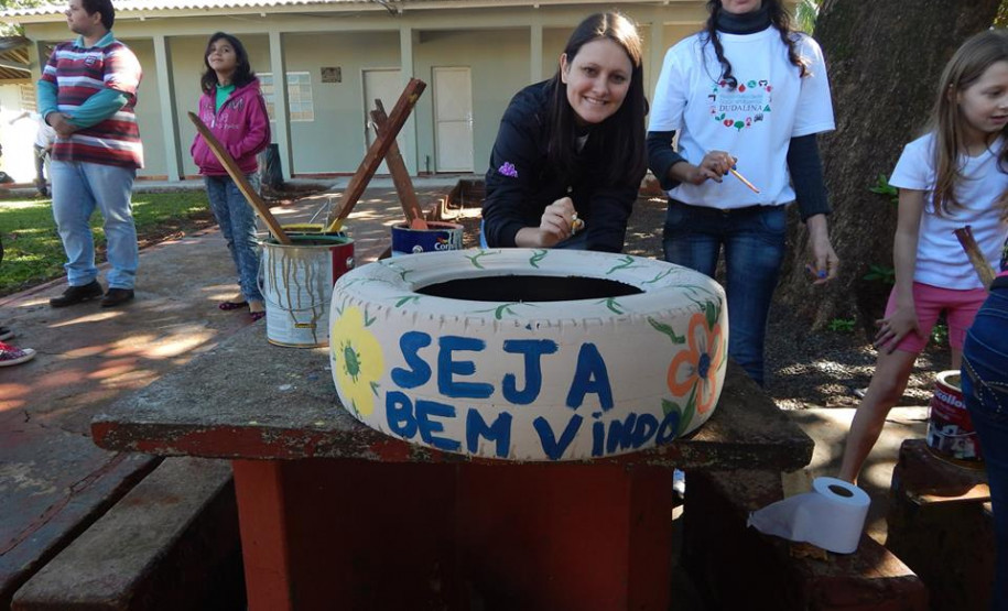População se uniu para promover melhorias em escola do campo em Terra Boa, além de realizar diversas atividades em evento.