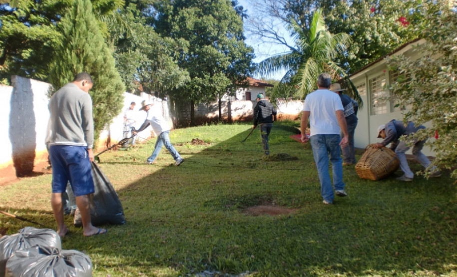 População se uniu para promover melhorias em escola do campo em Terra Boa, além de realizar diversas atividades em evento.