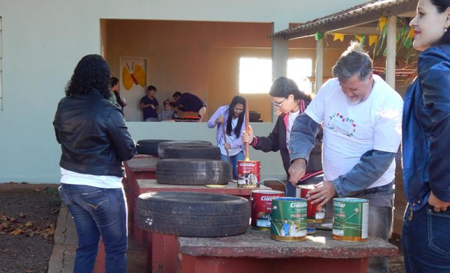 População se uniu para promover melhorias em escola do campo em Terra Boa, além de realizar diversas atividades em evento.