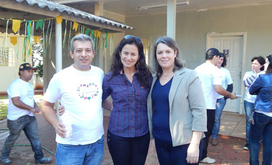 População se uniu para promover melhorias em escola do campo em Terra Boa, além de realizar diversas atividades em evento.