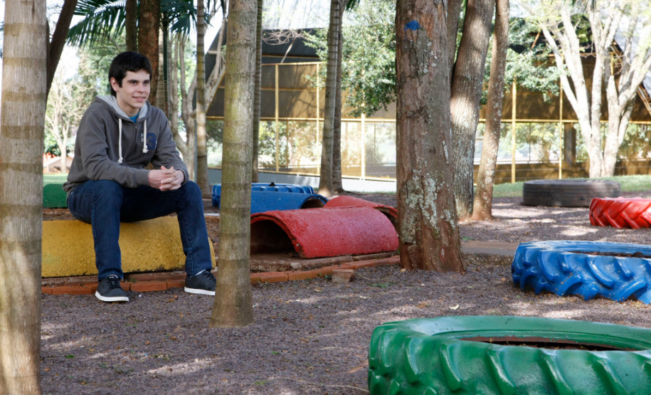 Colégio Estadual Humberto Alencar Castelo Branco na cidade de Jesuítas. 13-08-14.