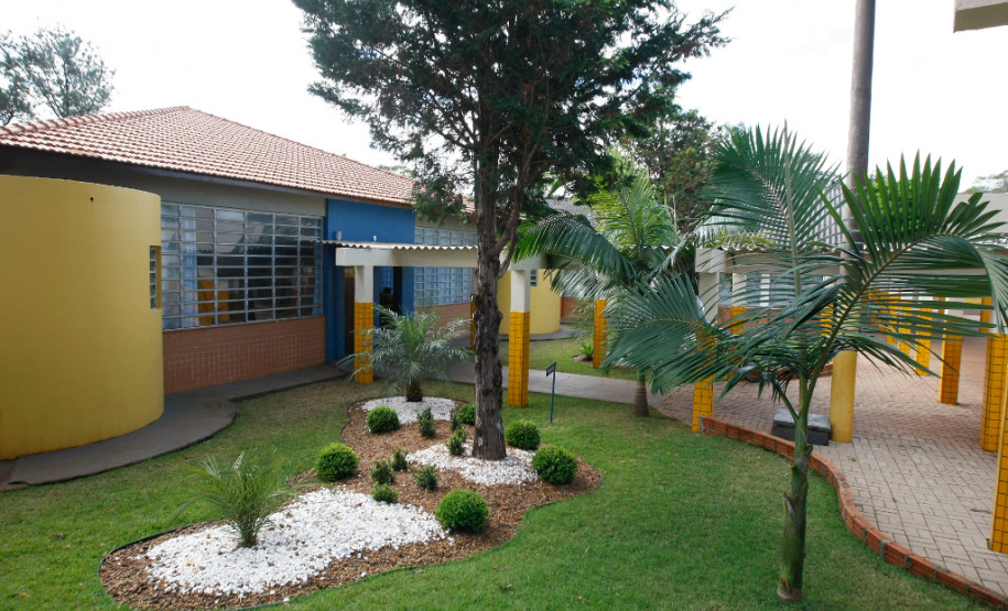 Colégio Estadual Humberto Alencar Castelo Branco na cidade de Jesuítas. 13-08-14.