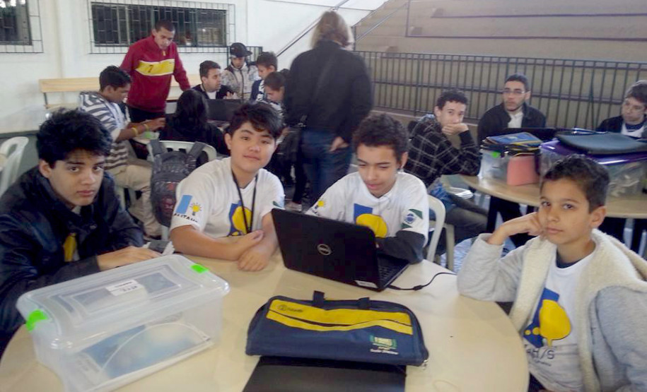 Alunos de Londrina vão representar Paraná na fase regional da Olimpíada Brasileira de Robótica.
Foto: Divulgação