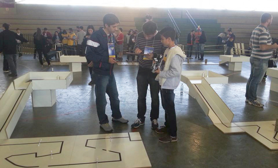 Alunos de Londrina vão representar Paraná na fase regional da Olimpíada Brasileira de Robótica.
Foto: Divulgação
