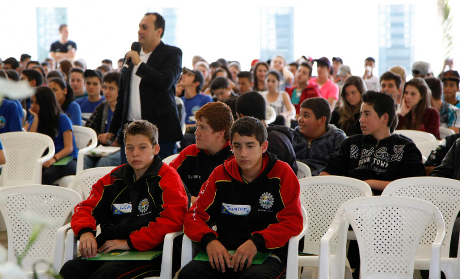 Cidade de Rio Negro, Colegio Agrícola Lysimaco Ferreira da Costa. 09-10-14.