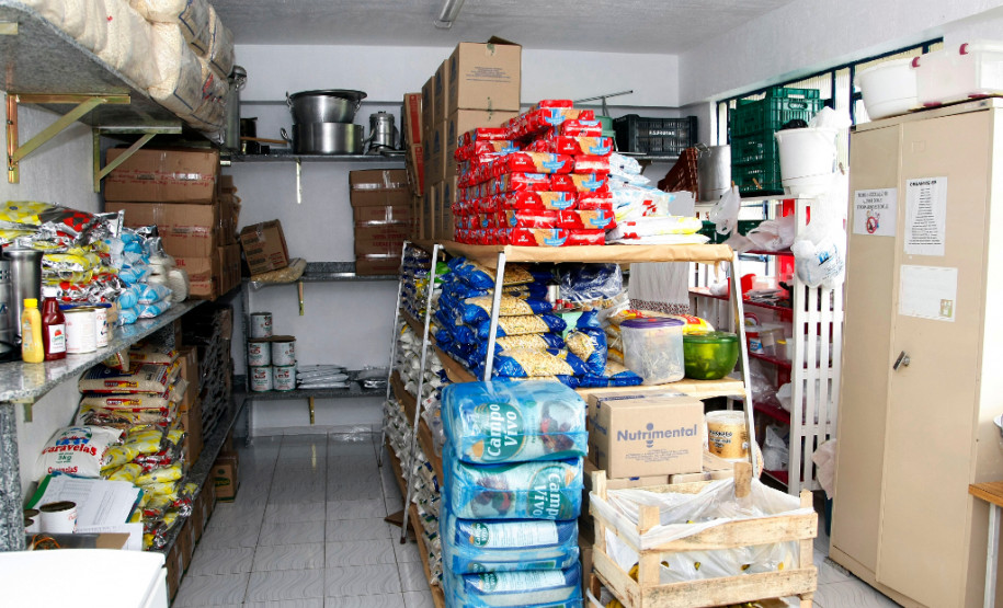 Colegio Estadual Presidente Costa e Silva, na cidade de Cascavel. 02-09-14.