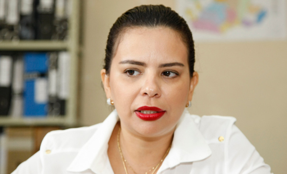 Consultora do MEC Katienne Holanda. 17-10-14.