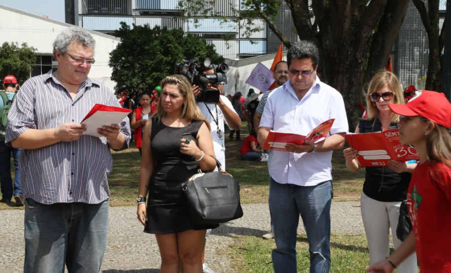 O Governo do Paraná prevê construir, em parceria com o governo federal, mais 19 escolas estaduais e municipais nos principais assentamentos do Estado, até 2018. O objetivo é melhorar a qualidade do ensino nessas localidades e evitar o êxodo às cidades.