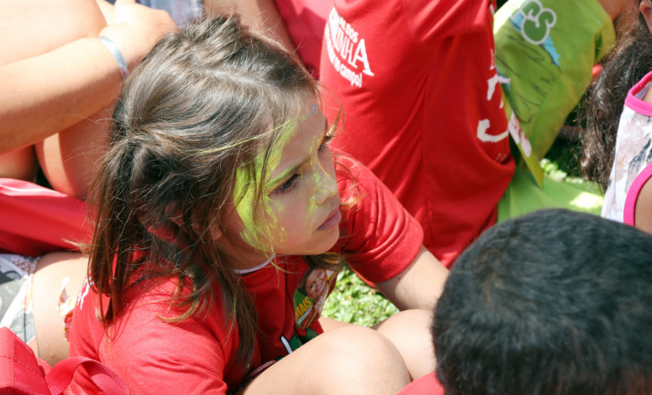 O Governo do Paraná prevê construir, em parceria com o governo federal, mais 19 escolas estaduais e municipais nos principais assentamentos do Estado, até 2018. O objetivo é melhorar a qualidade do ensino nessas localidades e evitar o êxodo às cidades.