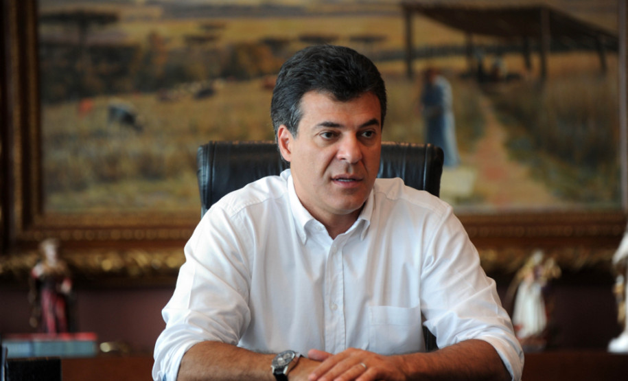 Contratos referentes à merenda escolar ficaram de fora da resolução que estabelece medidas para economizar nos órgãos públicos do Paraná.