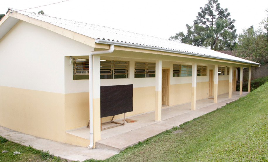 A equipe de atletismo do Colégio Estadual do Campo Rio Vermelho, de União da Vitória (Sul), vem se destacando em competições escolares no Paraná e nos estados de Santa Catarina e Rio Grande do Sul. O projeto de atletismo é desenvolvido no contraturno do colégio e já revelou talentos entre os alunos. 05-09-14.