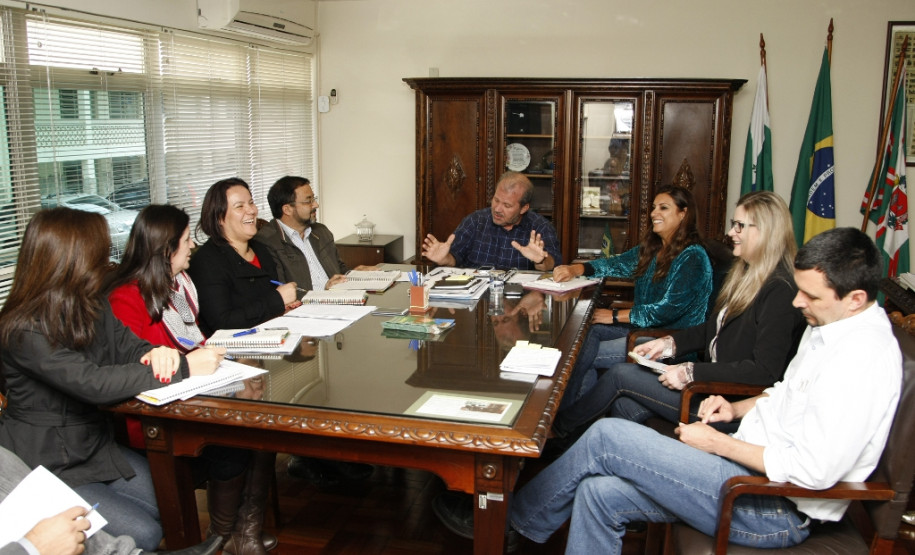 Reunião da APP com o Secretário da Educação Paulo Schmidt. 22-10-14.
