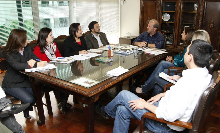 Reunião da APP com o Secretário da Educação Paulo Schmidt. 22-10-14.