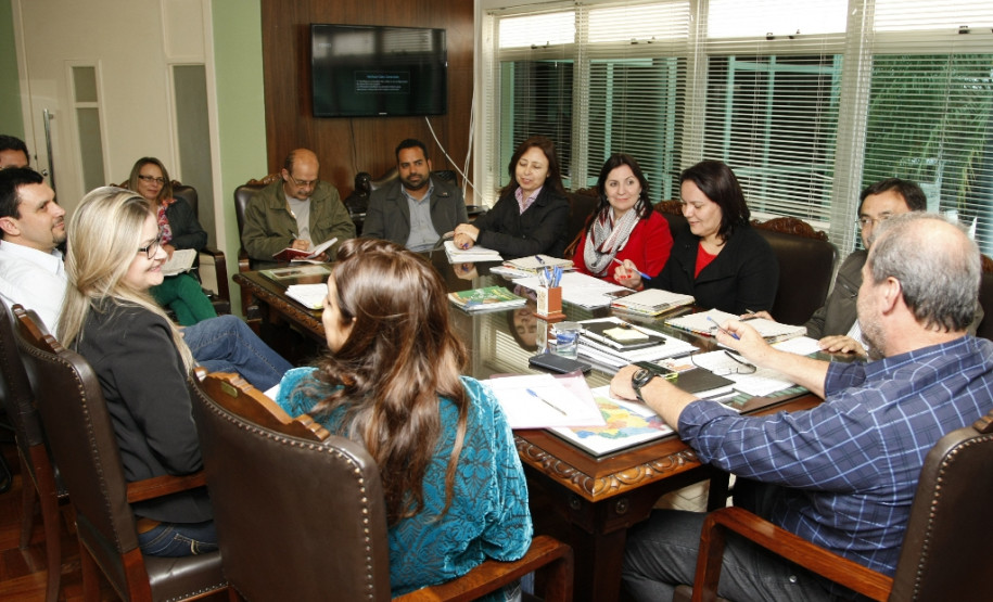 Reunião da APP com o Secretário da Educação Paulo Schmidt. 22-10-14.