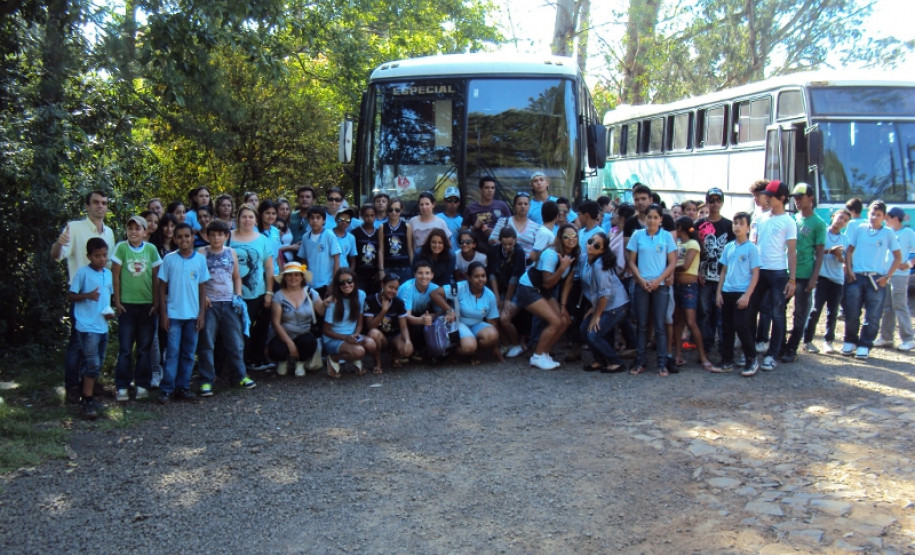 Pais e alunos fazem viagem cultural a Foz do Iguaçu