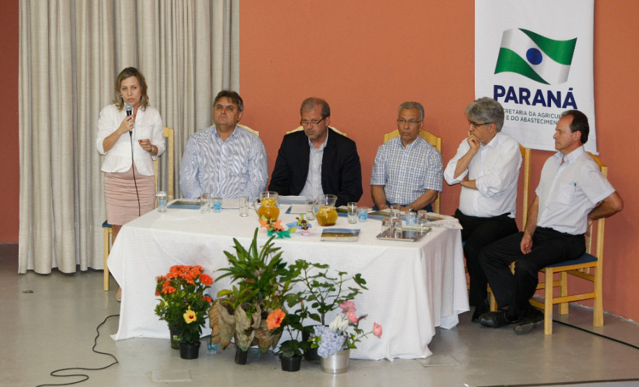 Lançamento do Livro Alimentação Saudavel na EMATER. 28-10-14.