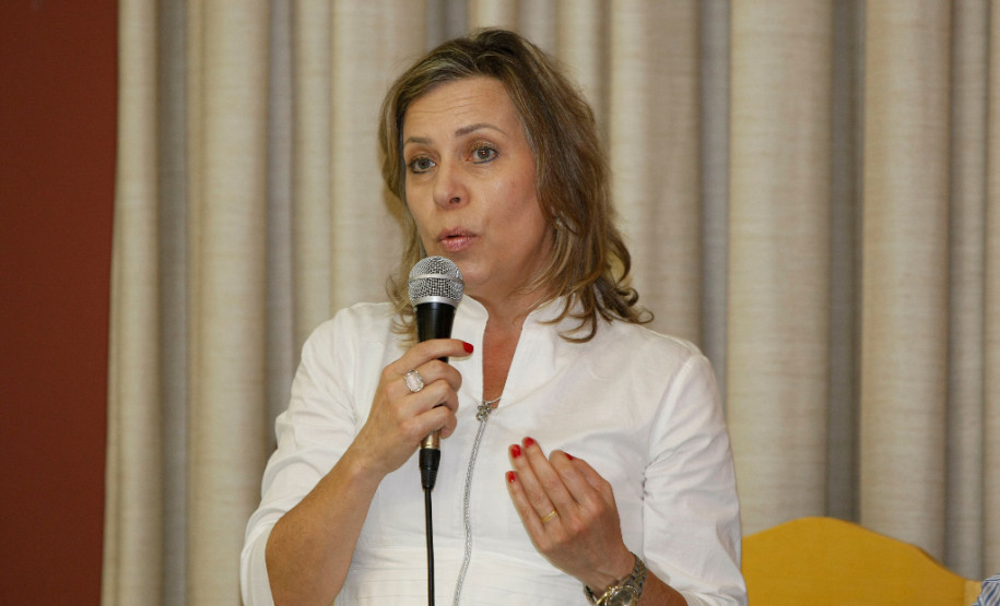 Lançamento do Livro Alimentação Saudavel na EMATER, Marcia Stolarski. 28-10-14.